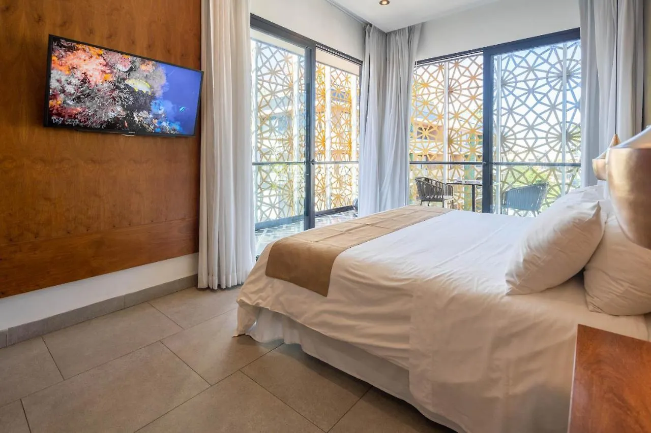 It Boutique Hotel & Restaurant Playa del Carmen